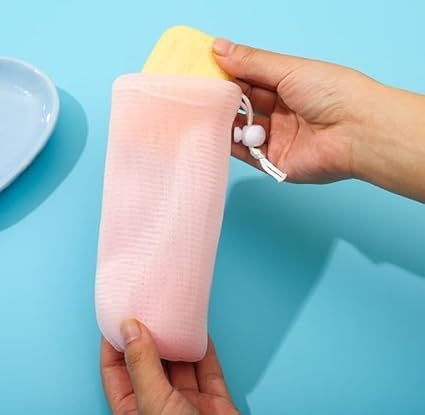 6Pcs Random Color Exfoliating Mesh Soap Pouch Bubble Foam Net Bag for Body Facial Cleaning Tool,for Shower Saver Pouch Drawstring Foaming Net Soap Bag Used Repeatedly Easy to Store Cleansers