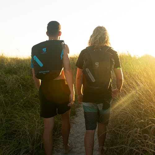 geckobrands Lightweight 30L Waterproof Backpack - Lightweight Watertight Outdoor Bag Hiking Traveling Light Water Activities - color: Hunter Green / White