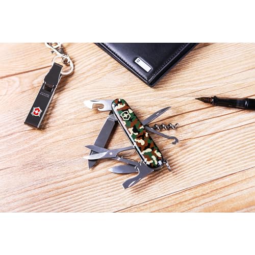 Victorinox Climber Swiss Army, 14-Function Pocket Knife, Camouflage | Swiss-made pocket knife, multifunction tool, compact size, keychain carry, everyday utility - color: Camouflage